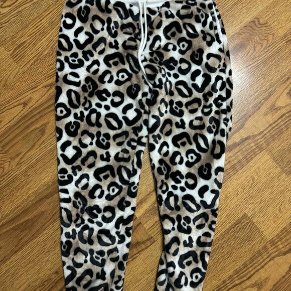 Secret Treasures Leopard Print Plush Pajama Pants Size S - Picture 1 of 6